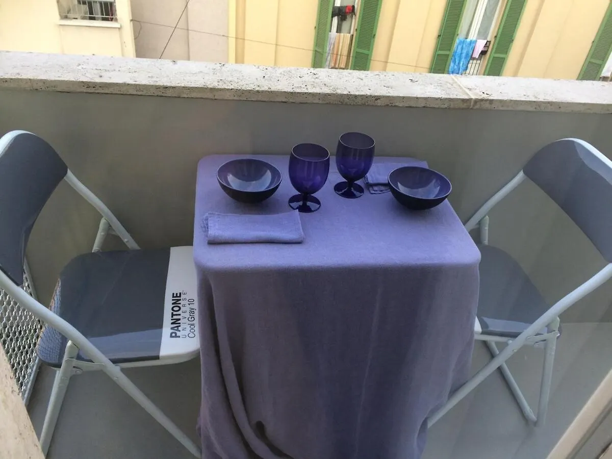 Cozy Apartment In Paolo Sarpi With Balcony ميلان