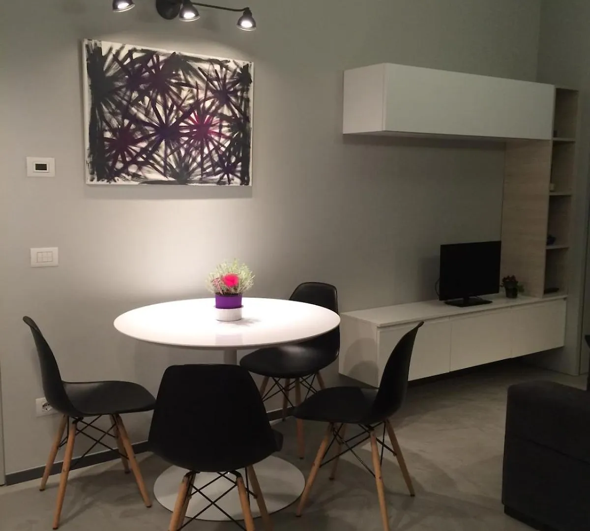 Cozy Apartment In Paolo Sarpi With Balcony ميلان إيطاليا